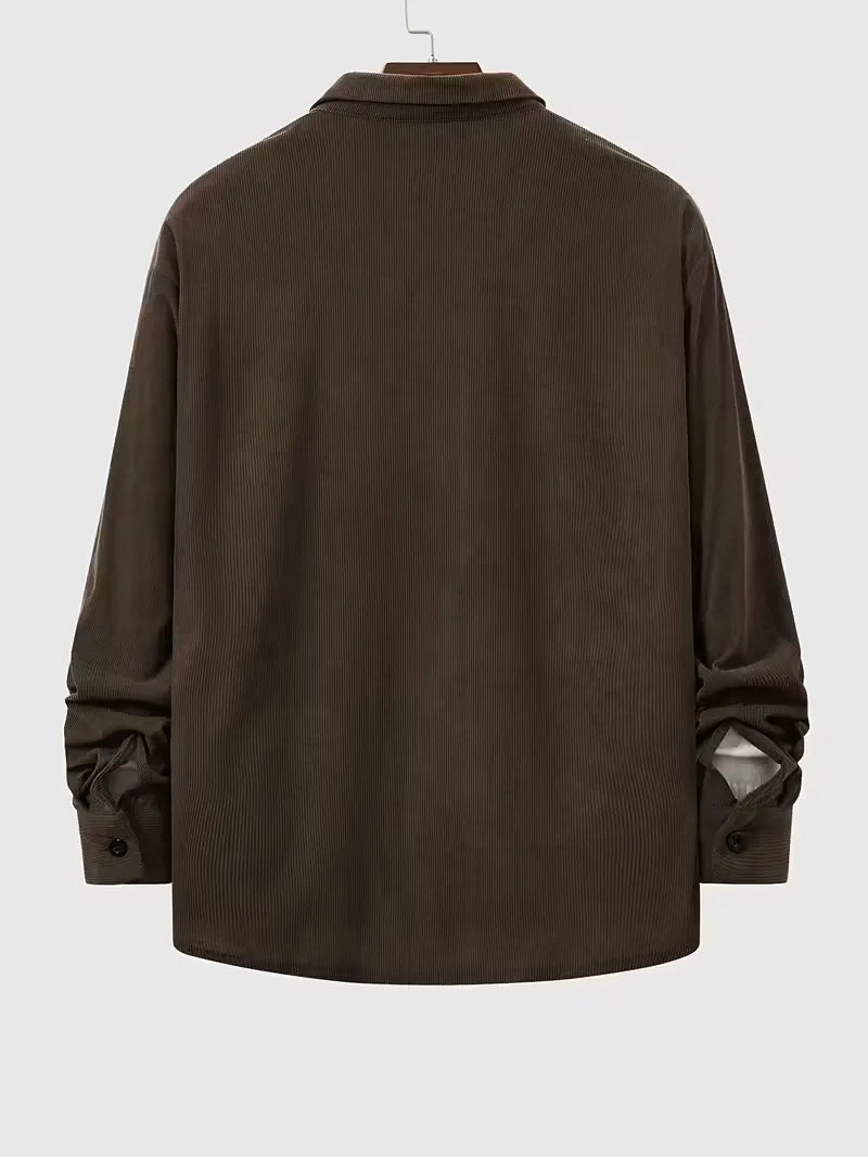 Donkergroen heren casual overhemd, stofdetail met ribbels en textuur.