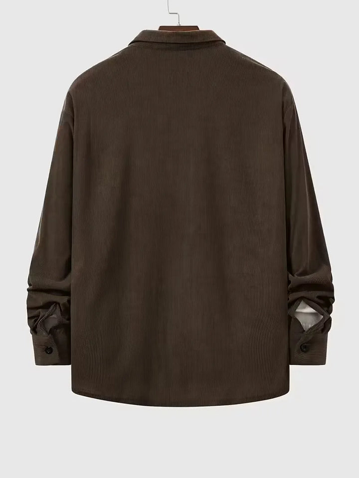 Donkergroen heren casual overhemd, stofdetail met ribbels en textuur.