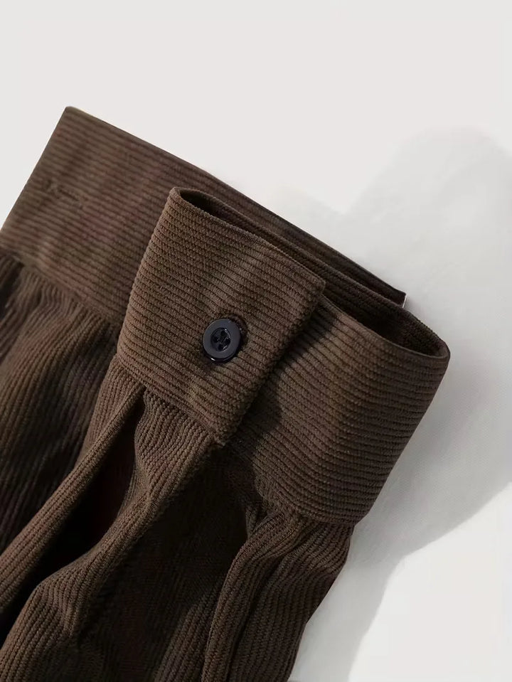 Zwart smart casual herenoverhemd met opvallende ribstructuur en lange mouwen.
