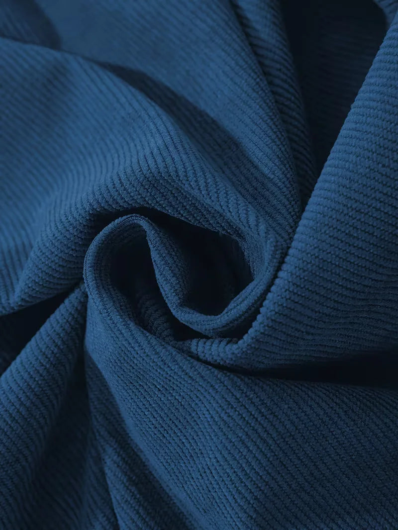 Blauw herenoverhemd, ribstructuur, met opgerolde mouwen voor een relaxte casual stijl.