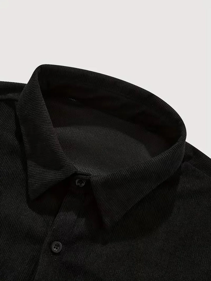 Donkergroen herenoverhemd met ribbels, perfect voor een stijlvolle smart casual outfit.