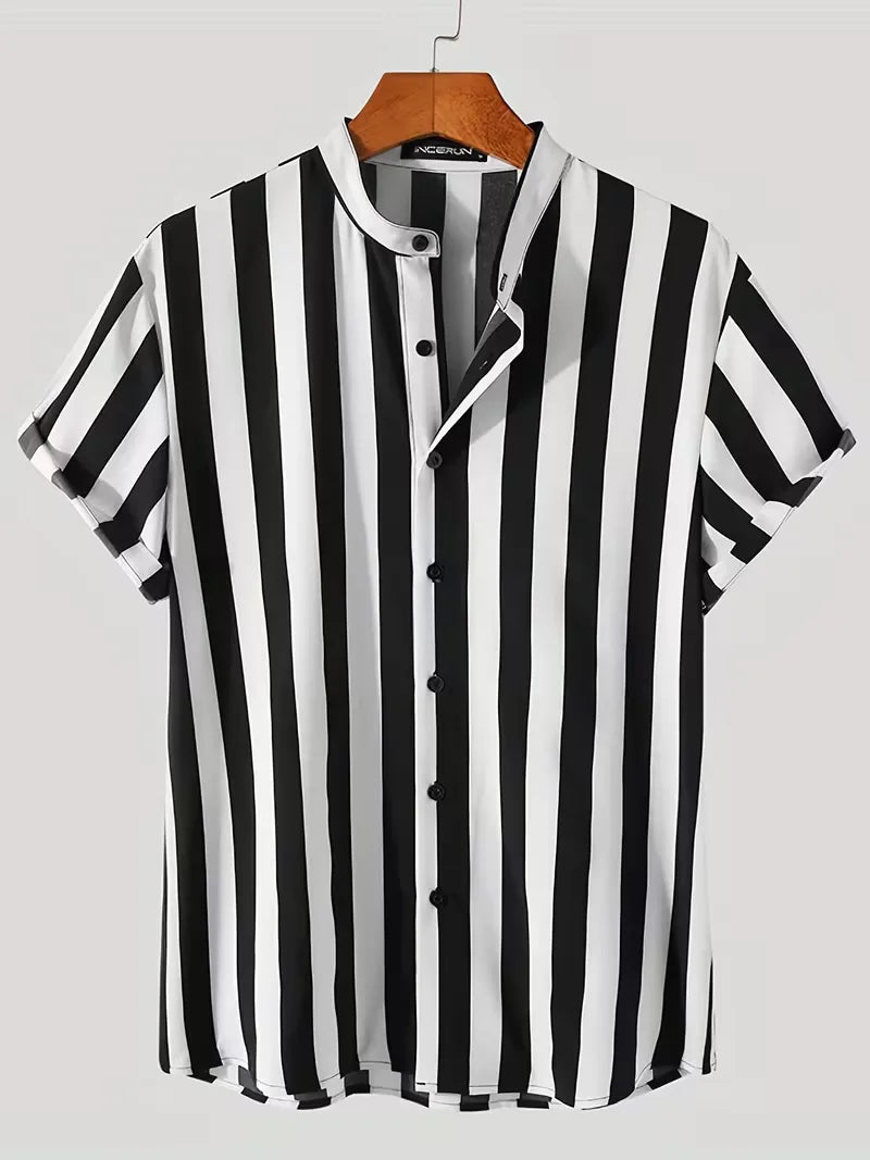 Zomers gestreept herenoverhemd korte mouw, regular fit, ideaal voor een casual en comfortabele look.