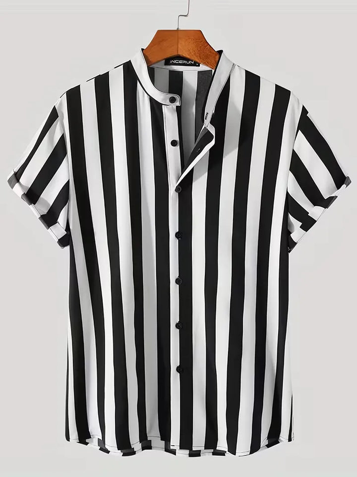 Zomers gestreept herenoverhemd korte mouw, regular fit, ideaal voor een casual en comfortabele look.
