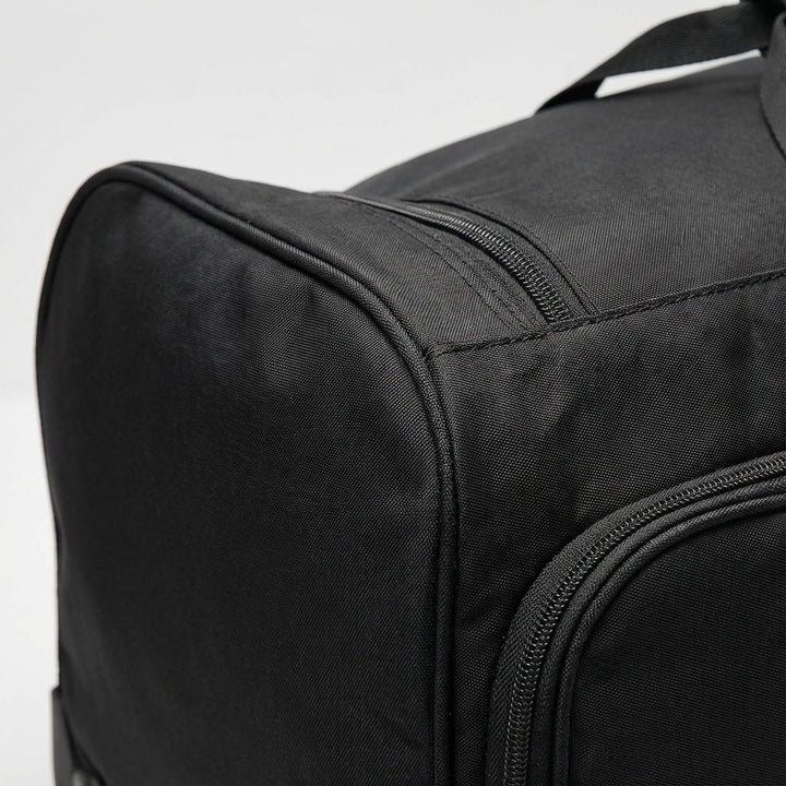 Praktische CarryMaxx weekendtas/reistas van Oxford stof, met veel opbergruimte en soepele wielen.