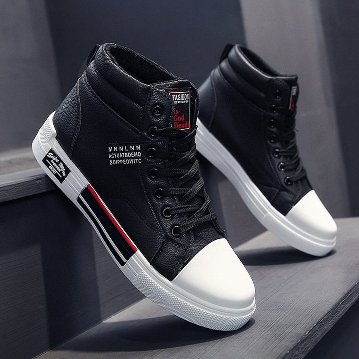 Duurzame hoge herenschoenen met vetersluiting, ontworpen voor comfort en stijlvolle herfst/winter outfits.