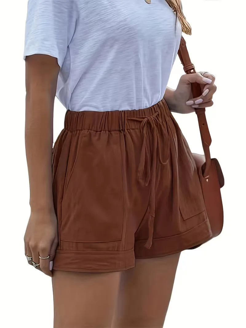 Mintgroene dames zomer shorts, elastische taille. Heerlijk voor warm weer.