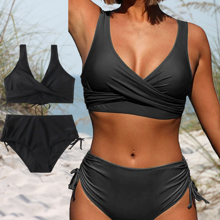 Zwarte dames high waist bikini set met verstelbare bandjes, perfect voor zomer en strandmode.