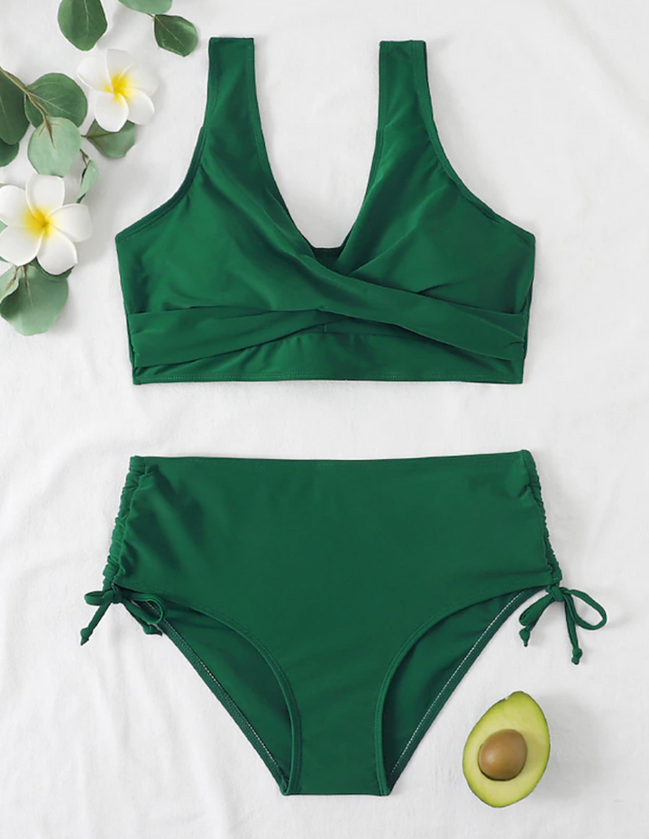 Trendy high waist bikini in rood, een must-have zwemkleding set met verstelbare bandjes voor dames.