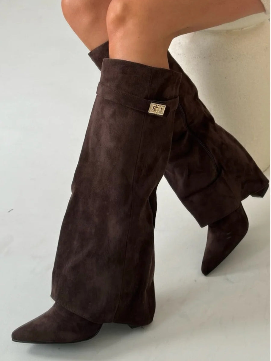 Elegante hoge dameslaarzen, een must-have voor uw schoenencollectie. Stijlvol en veelzijdig voor alle seizoenen.