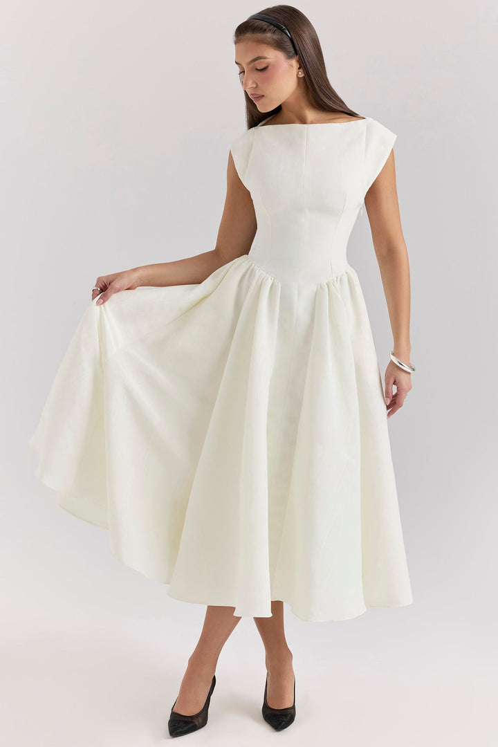 Zwarte en witte Victoria jurk, elegant en tijdloos met flatterende taille en vloeiende rok, geschikt voor dames.