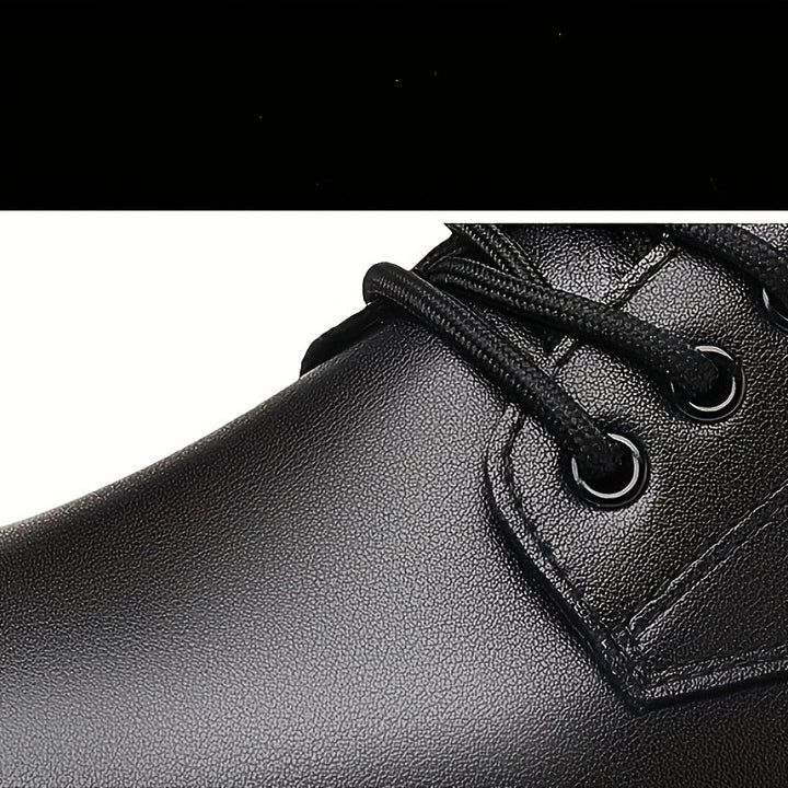 "Zwarte heren leren schoenen, formele stijl met ronde neus en Italiaanse look, voor zowel zakelijke als sociale gelegenheden.