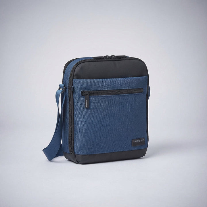 Detail van interieur CarryGuard heren tas, toont organizer vakken en RFID beschermde ruimte voor pasjes.
