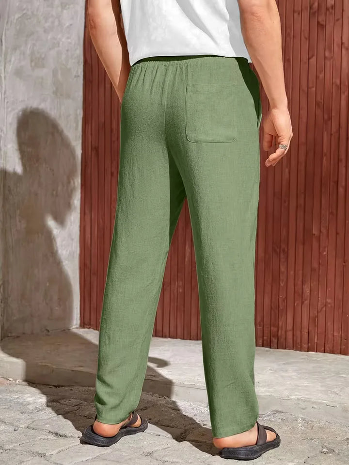 Beige heren pantalon met trekkoord, straight leg fit, ademend en ideaal voor de zomer.
