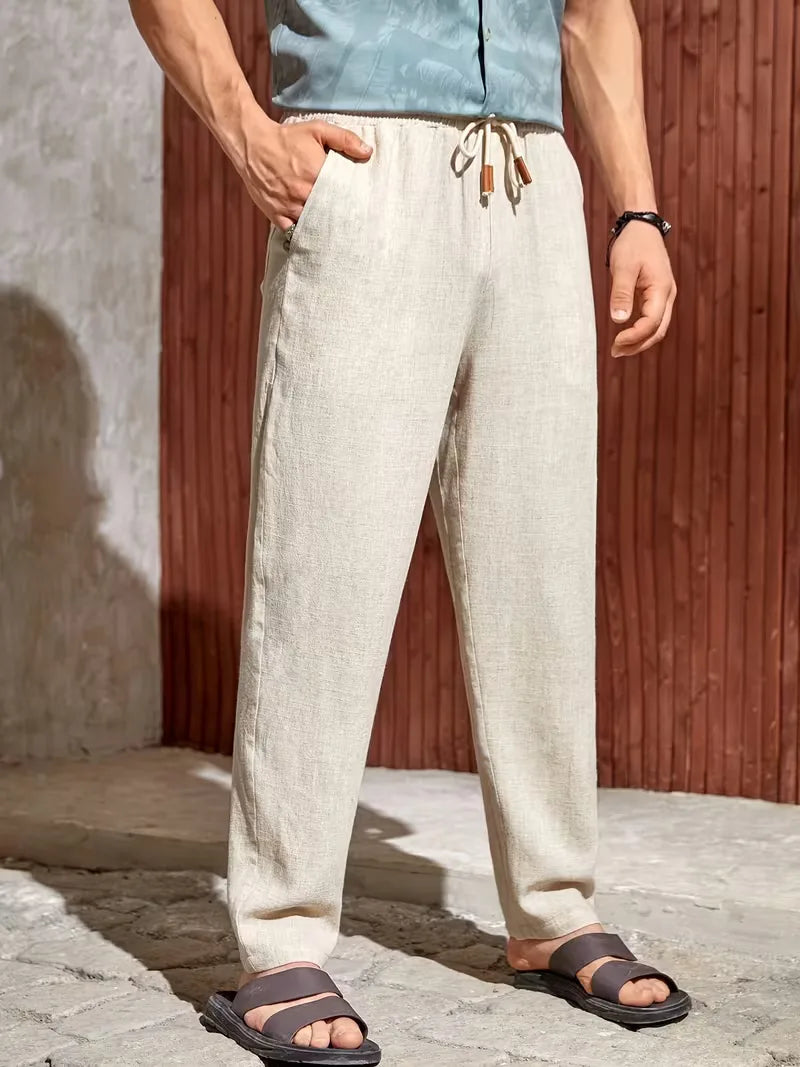 Khaki heren pantalon, straight leg, trekkoord, comfortabel en ademend voor zomerse dagen.