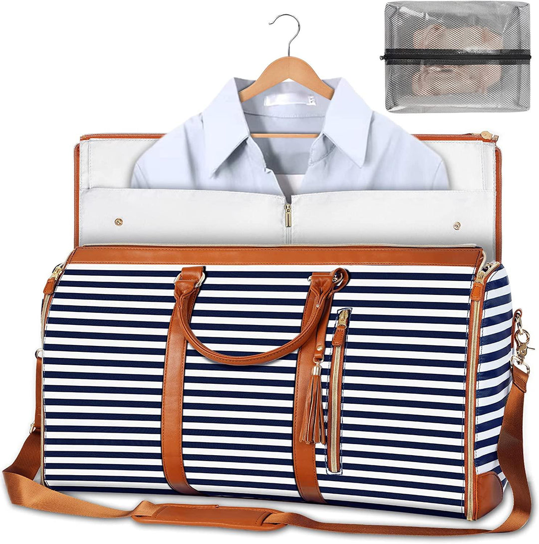 Lege, opengevouwen Arno kledingbeschermer, klaar om uw formele kleding netjes op te bergen.