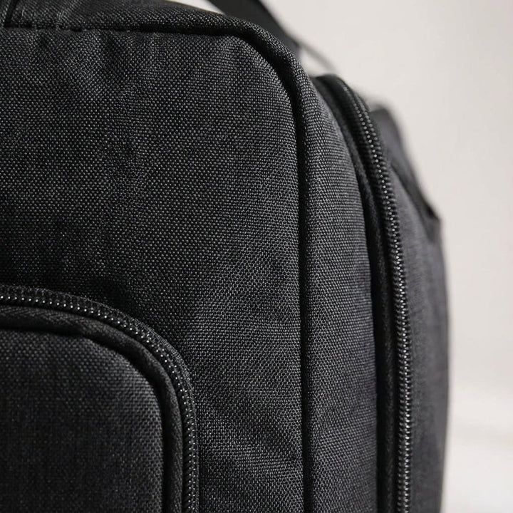 Ruime reistas met geventileerd schoenenvak, perfect voor sportuitrusting of reizen. Comfortabel te dragen.