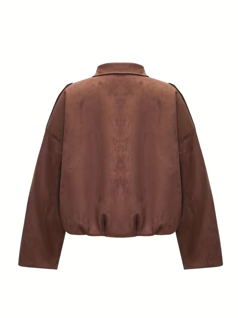 Comfortabele oversized leren bikerjas in zwart voor dames, perfect voor een relaxte winterse outfit.