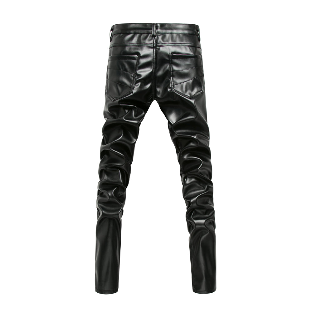 Modieuze slanke lederlook herenbroek, zwart en comfortabel, geschikt voor diverse casual en elegante outfits.