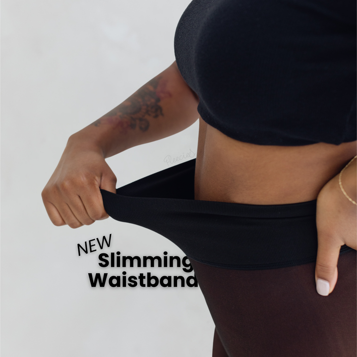 "Zwarte slimfit fleece panty met transparante look en vormend effect voor stijl en warmte in de koude maanden."