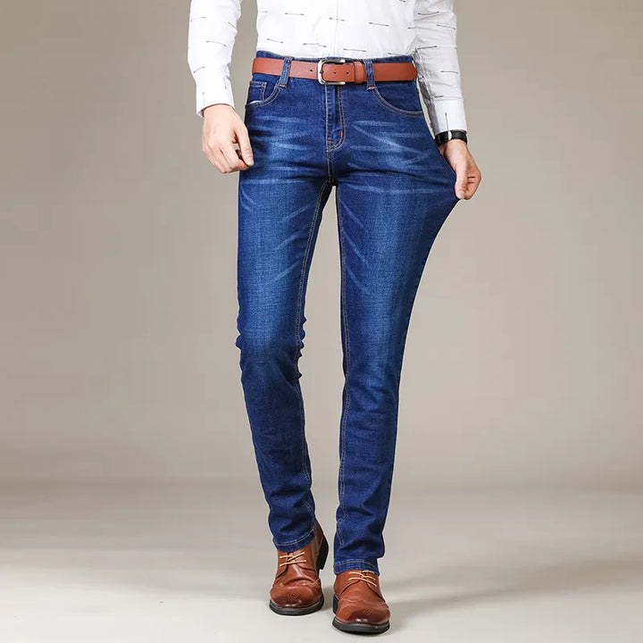 "Zwarte stretch jeans heren, slim fit, comfortabel en stijlvol met elastische pasvorm, modern uiterlijk ideaal voor elke gele