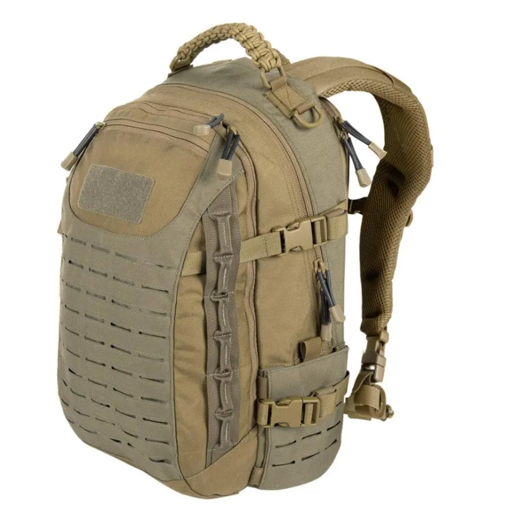 Gevulde 30L+ commando reisrugzak toont ruime capaciteit voor dagrugzak of meerdaagse trip.