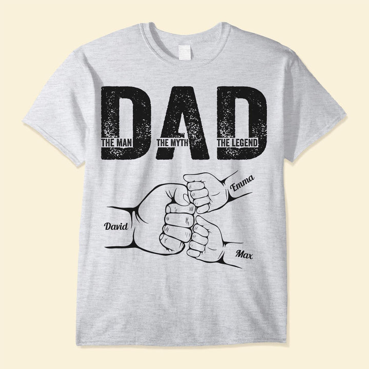 Zwarte unisex hoodie 'Dad. The Man. The Myth. The Legend.', perfect vaderdag cadeau voor elke papa.