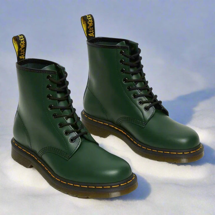 "Zwarte veterlaarzen met robuuste zool, elegante uitstraling en comfortabele pasvorm voor dagelijks gebruik, dames schoenen."