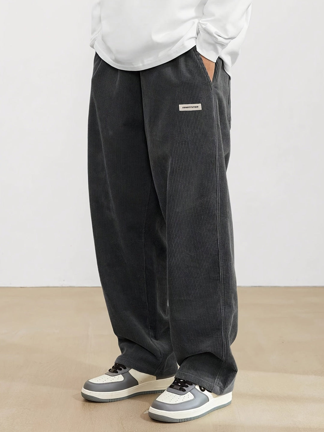 Zwarte zomerse corduroy broek voor heren, zacht ribfluweel, ademend en comfortabel voor warme dagen, veelzijdige stijl.
