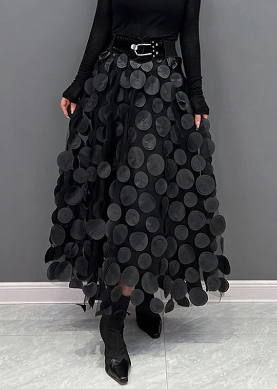 Dames zwierige rok met tijdloze stippenprint, creëert een modieuze en speelse look. Ideaal voor lente/zomer.